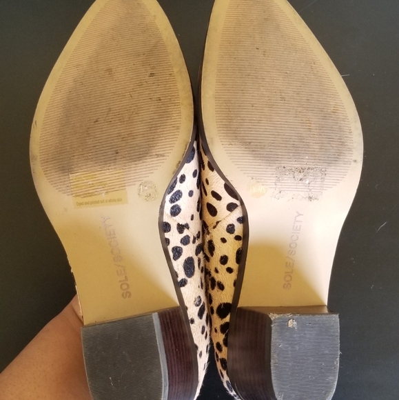 SOLE SOCIETY REAL COW FUR WIDE HEELS/MULES - Picture 5 of 7